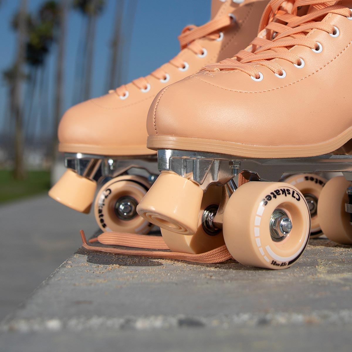 C7 Peachy shops Keen Quad Skates